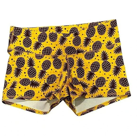 Tough mode pineapple shorts  medium - Picture 1 of 3